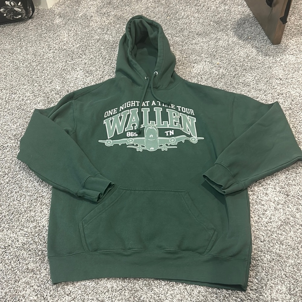Morgan Wallen tour sweatshirt